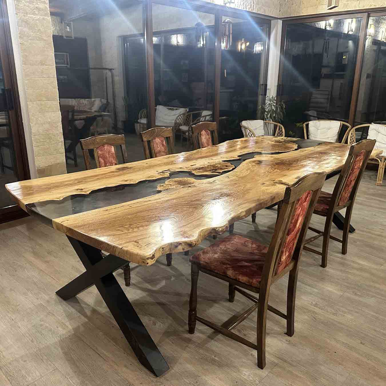 Трапезна маса от масив с прозрачна смола - baron.bg