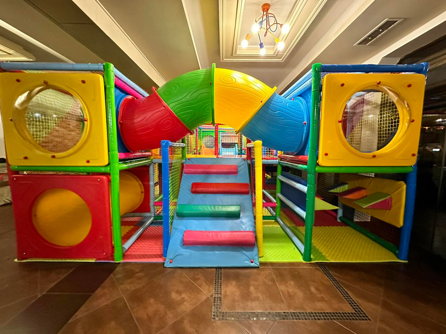 Вътрешен плейграунд ― Baron.bg