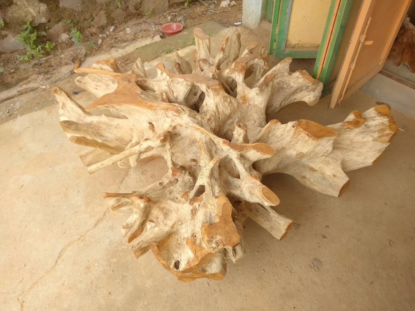 Квадратна маса за кафе от тик дърво