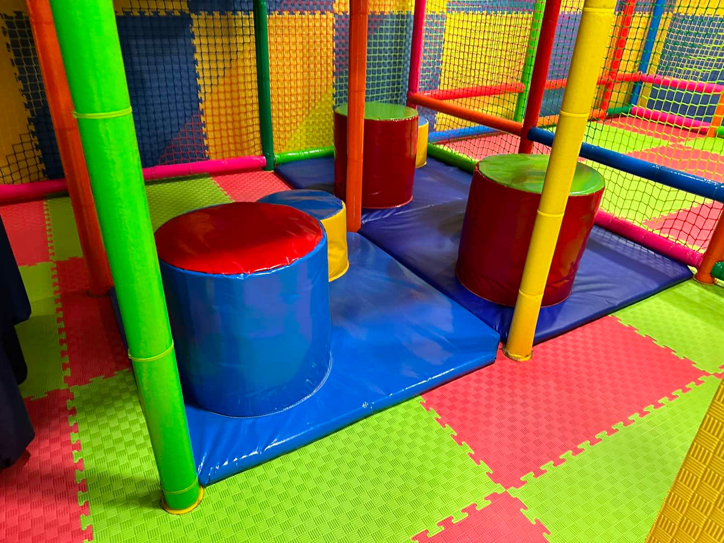 Вътрешен детски плейграунд / playground ― Baron.bg