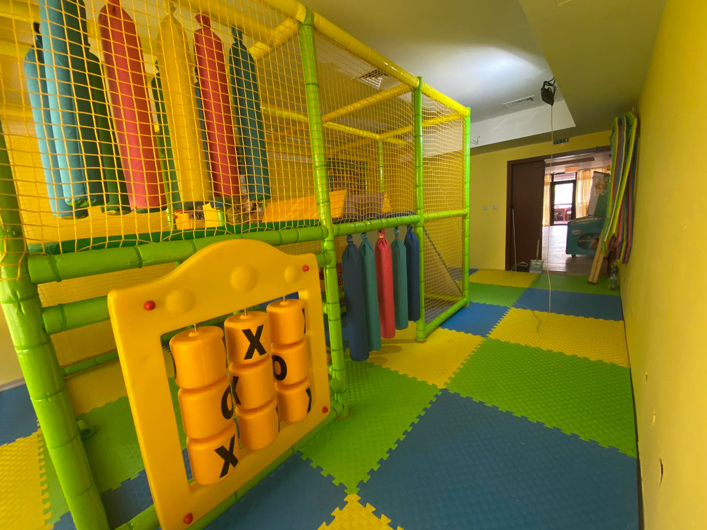 Вътрешен детски кът | playground ― Baron.bg