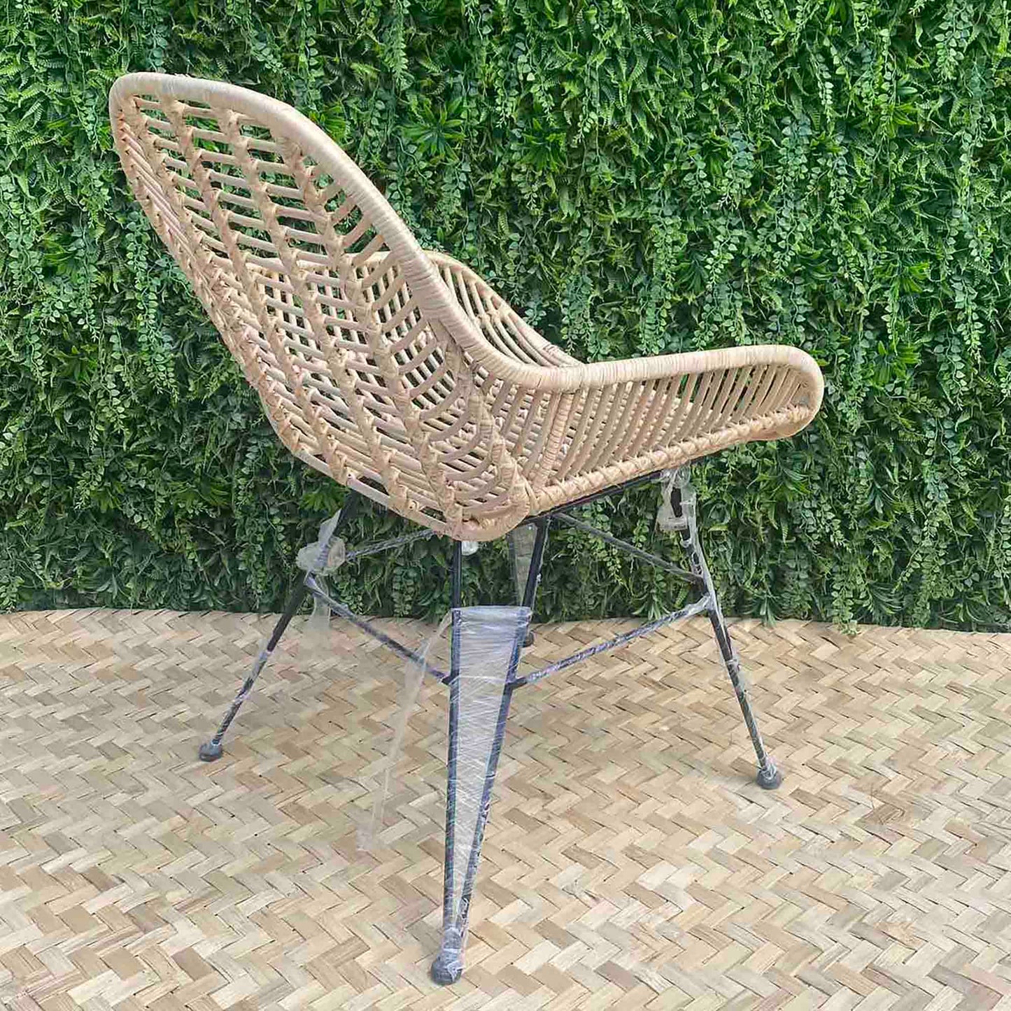 Стол от естествен ратан Маракас ― Baron.bg