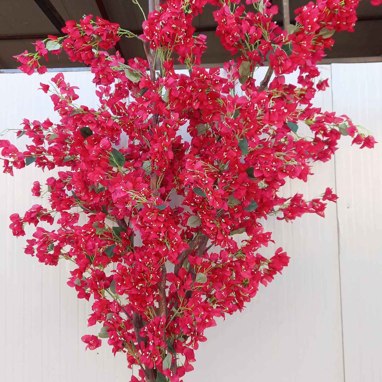 Изкуствено дърво с разцъфнали червени клонки Бугенвилия 030