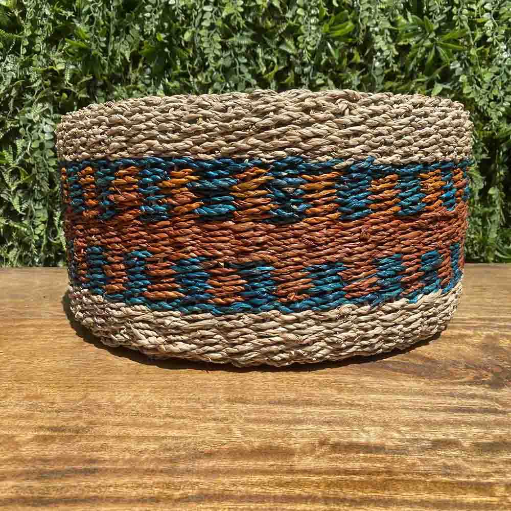 Табуретки и масички от водна трева ― Baron.bg