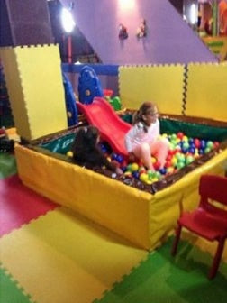Вътрешен детски кът | playground ― Baron.bg