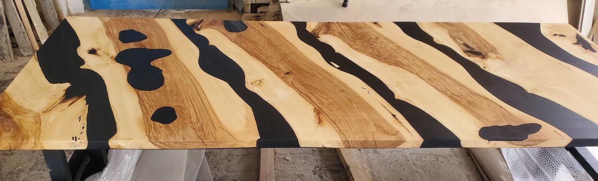 Масивна маса с черна епоксидна смола