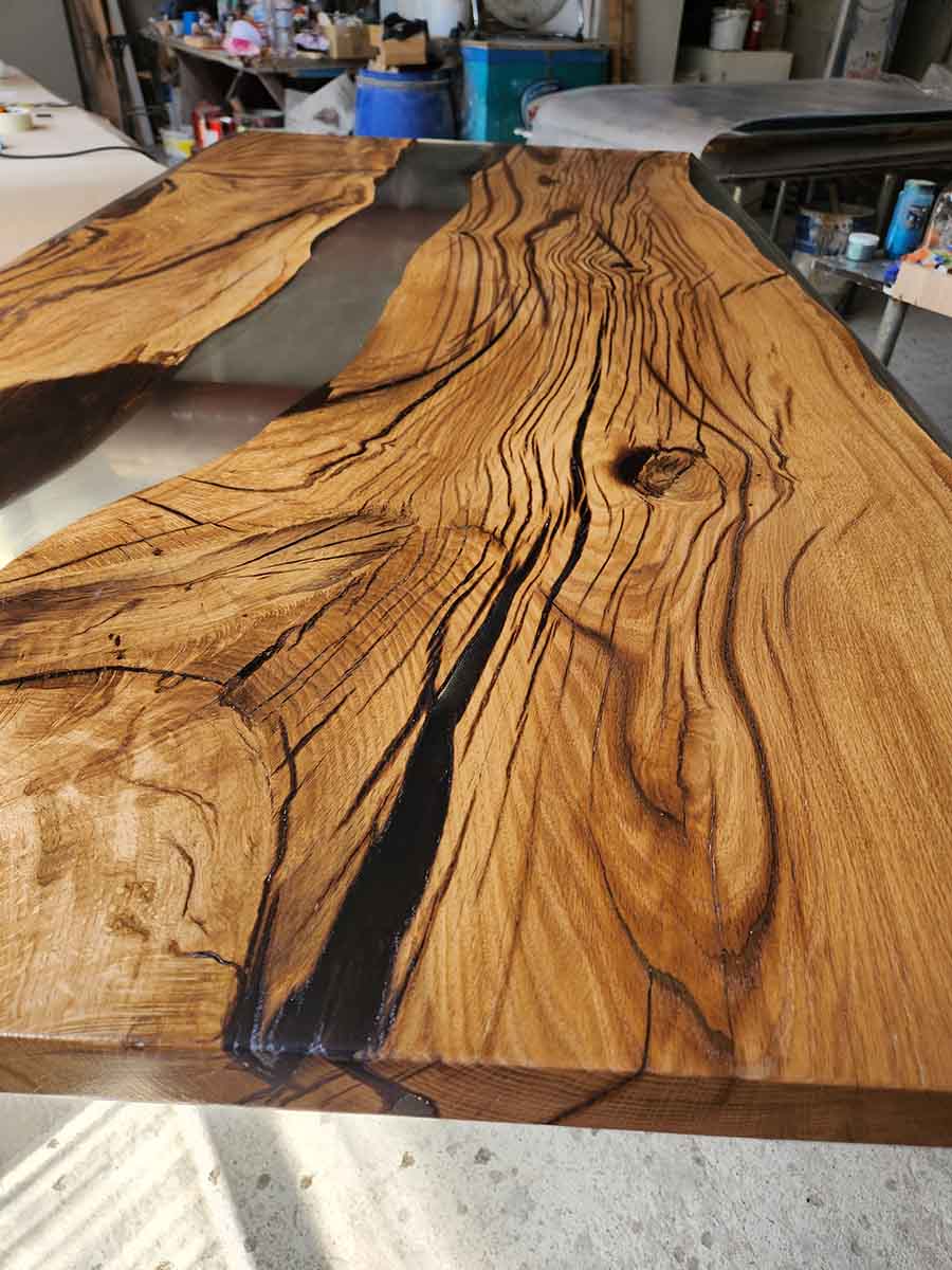 Масивна маса с прозрачна епоксидна смола