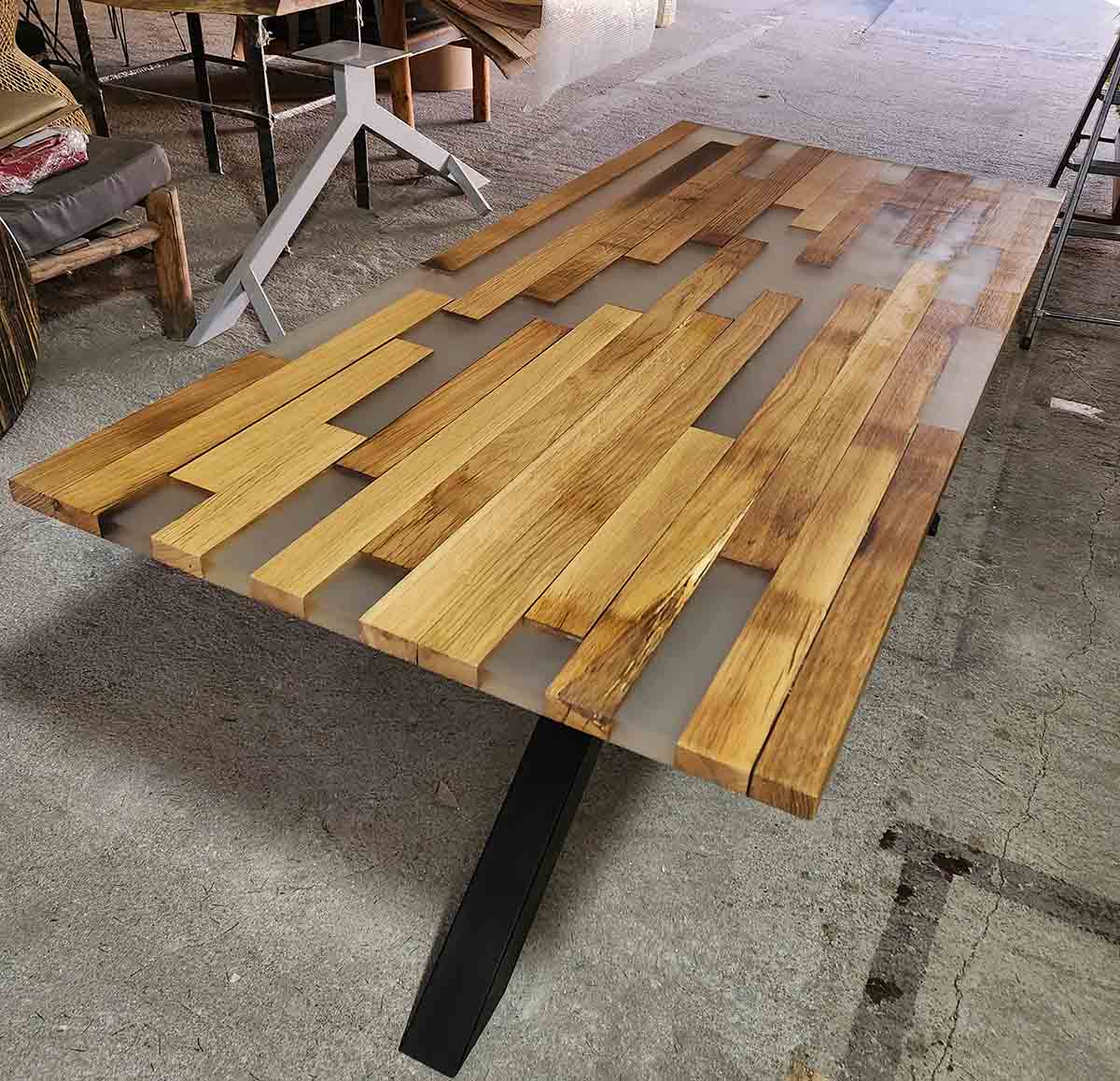 маса с полупрозрачна смола ―  Baron.bg