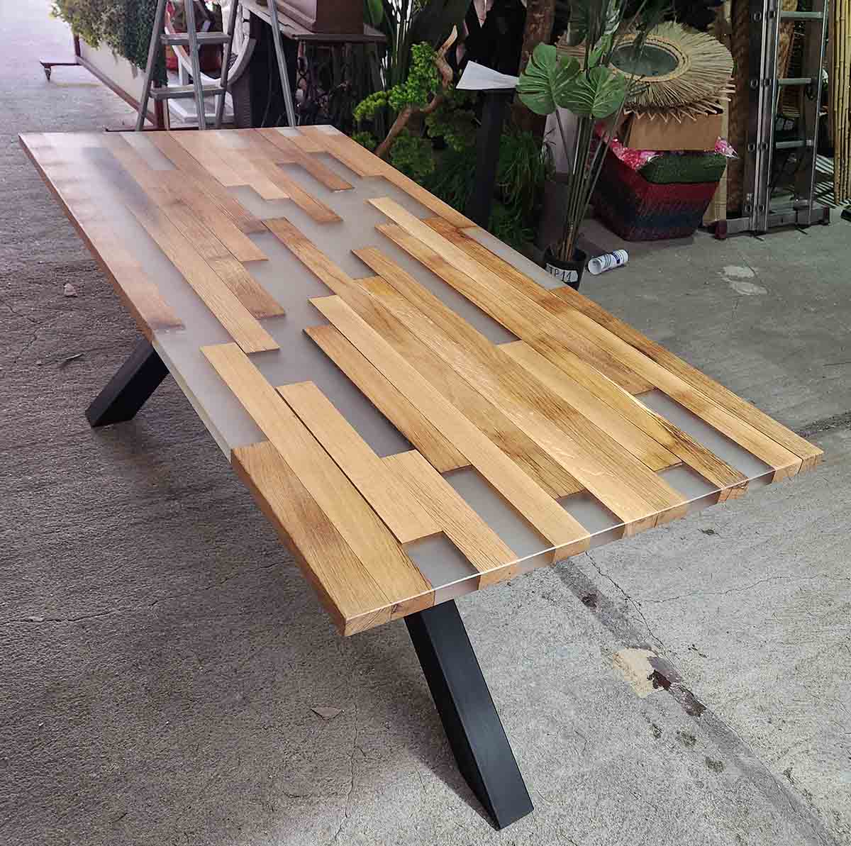 маса с полупрозрачна смола ―  Baron.bg