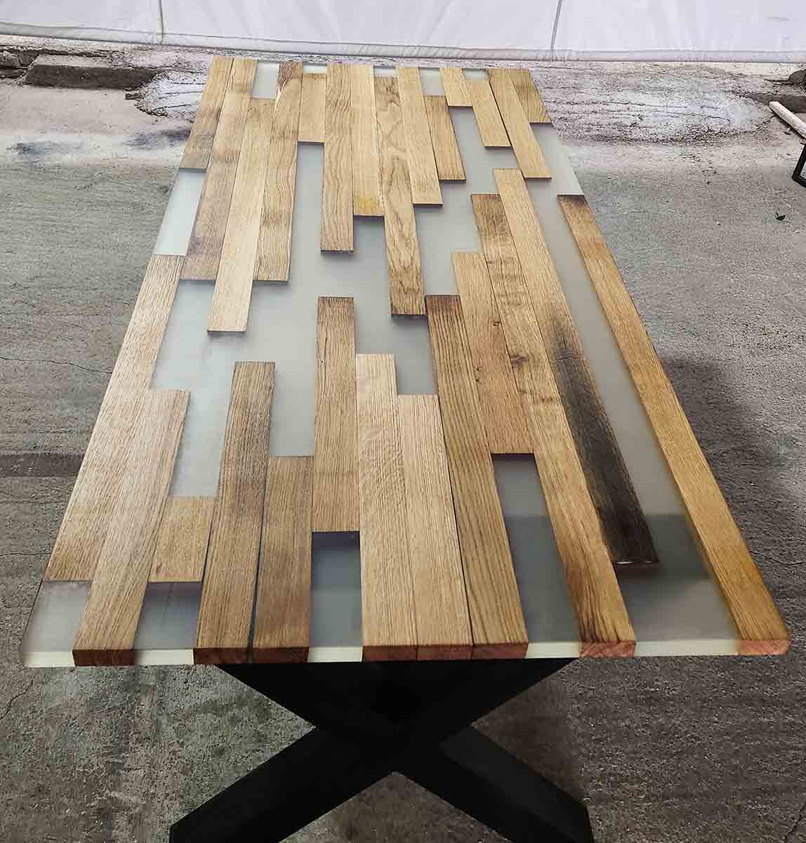 маса с полупрозрачна смола ―  Baron.bg