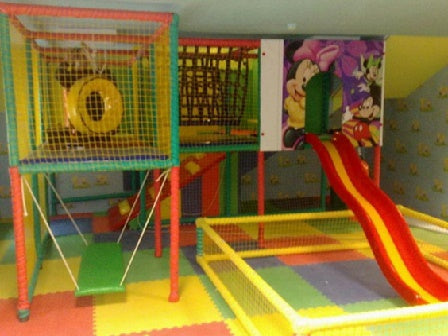 Вътрешен детски кът | playground ― Baron.bg