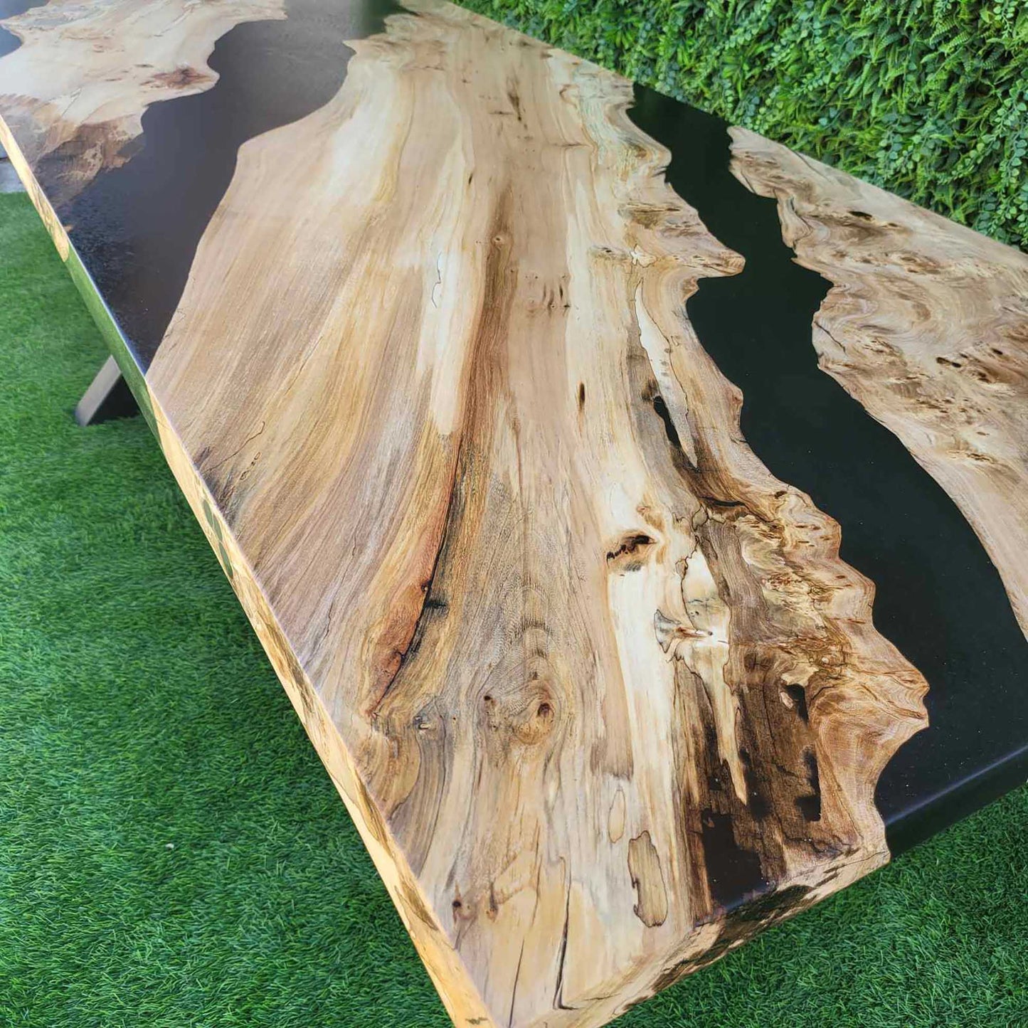 Масивна маса от бряст и черна епоксидна смола - PMD 112