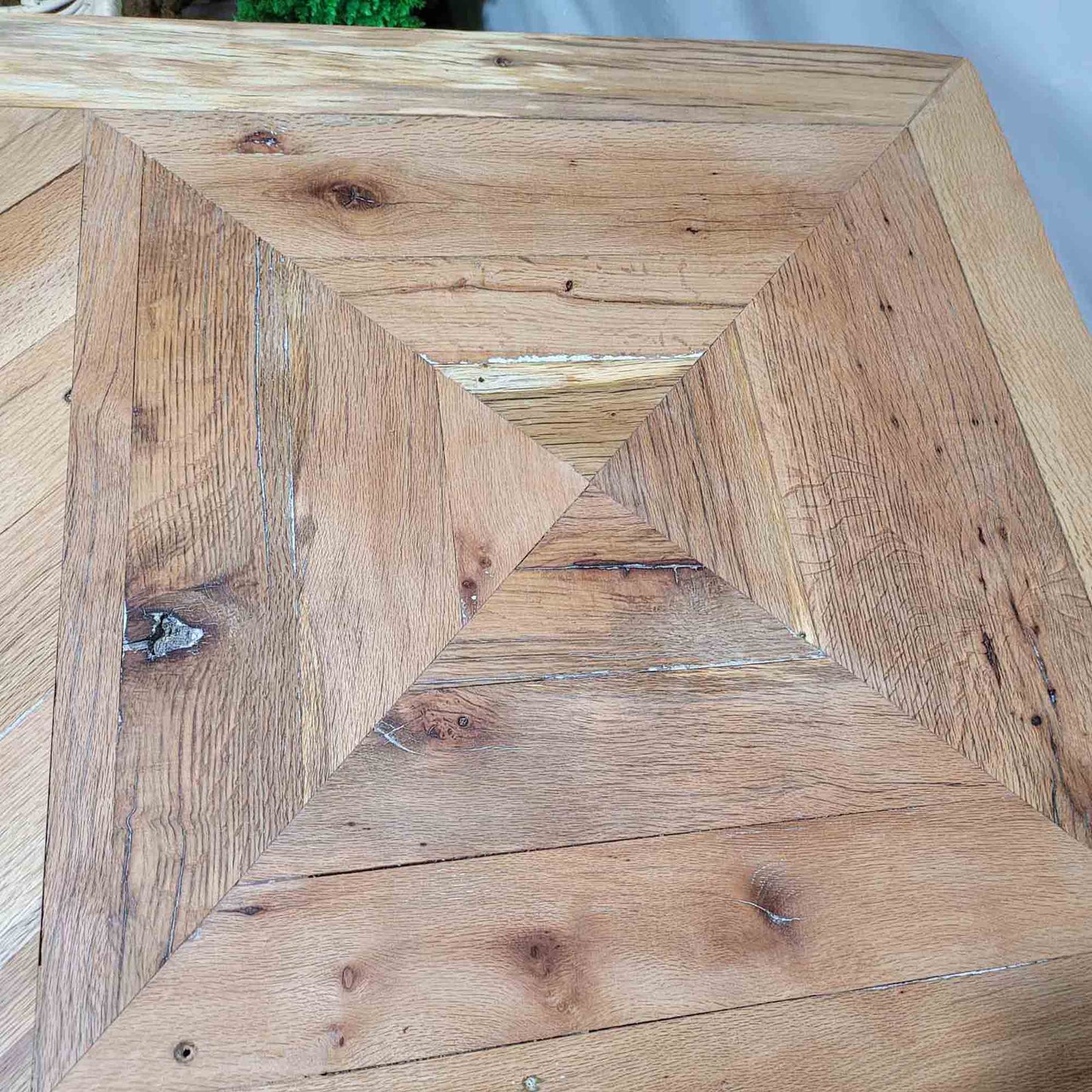 Холна маса от рециклиран червен дъб