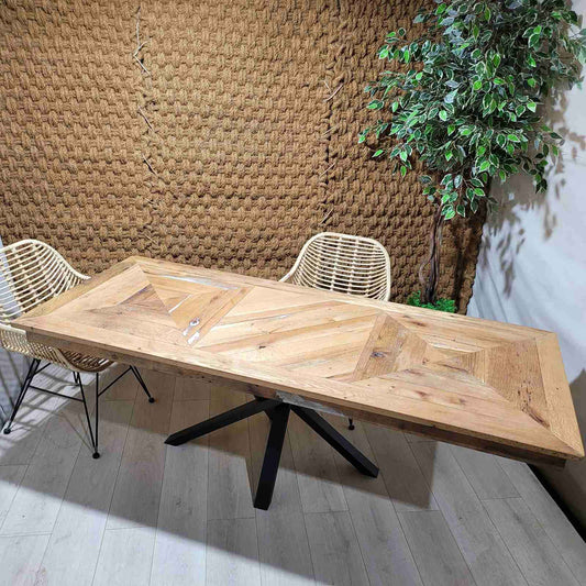 Холна маса от рециклиран червен дъб