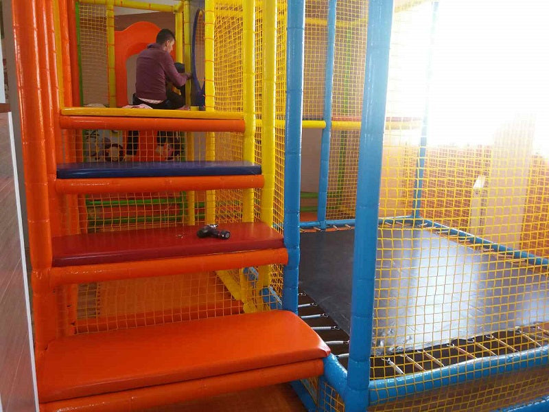 Вътрешен детски кът | playground ― Baron.bg