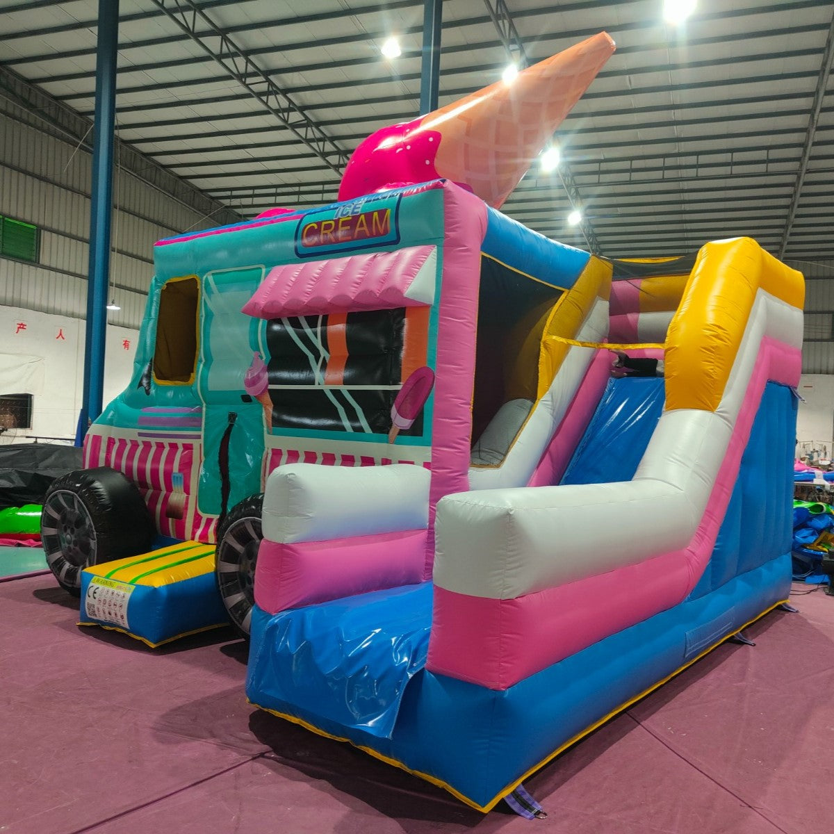 Надуваем батут за деца "Сладоледен ван" ― Baron.bg