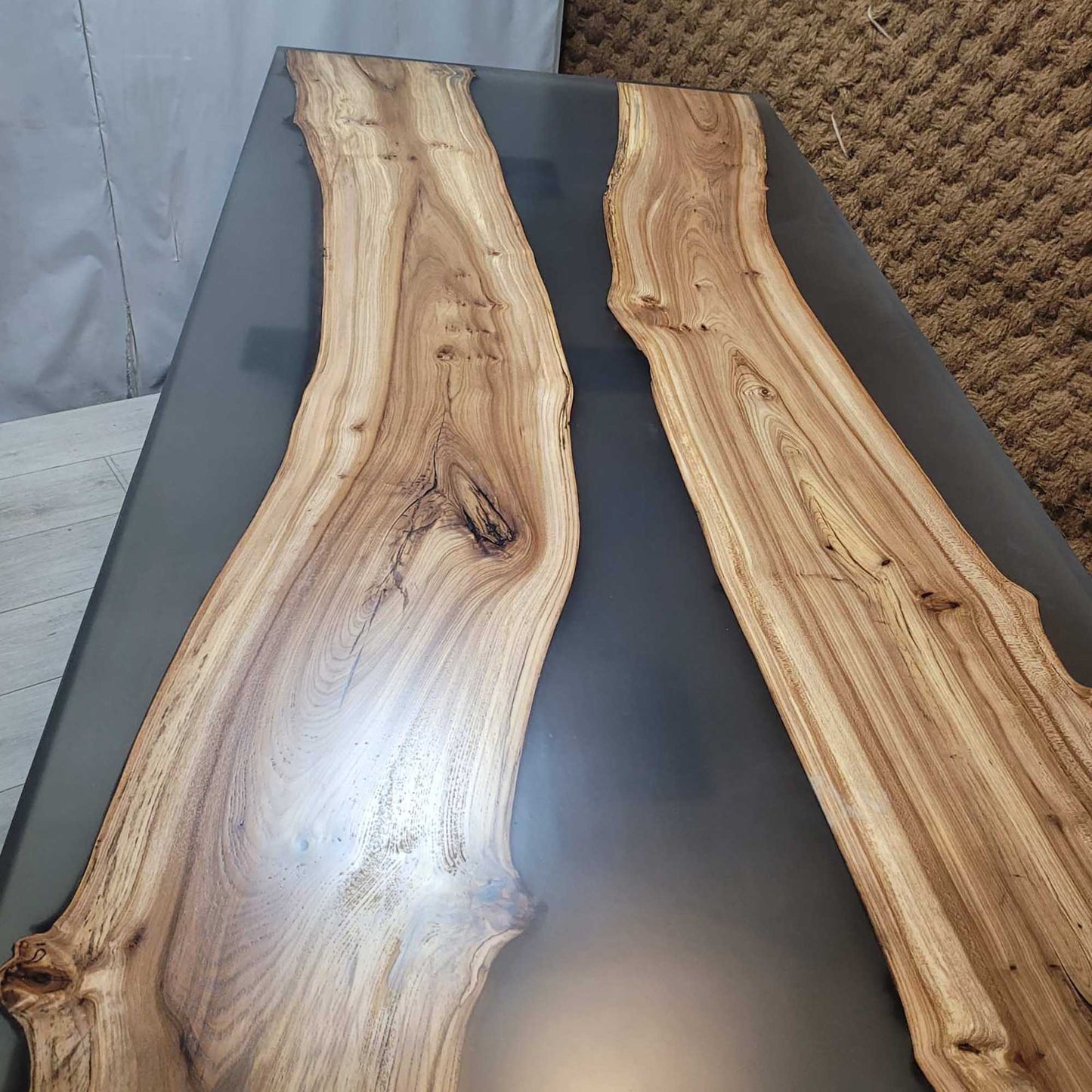 Маса от масив и смола - PMD 163