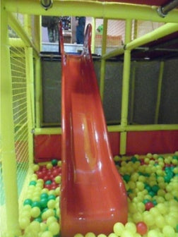 Вътрешен детски кът | playground ― Baron.bg