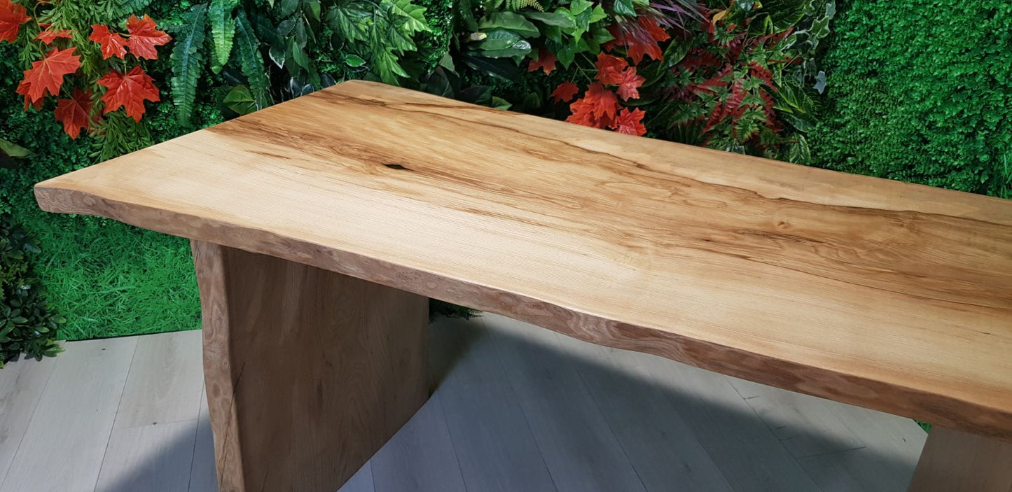 Маса от масив с дървени стойки - PMD 051