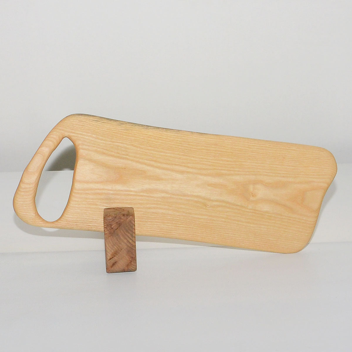 Дъска за рязане и сервиране от ясен