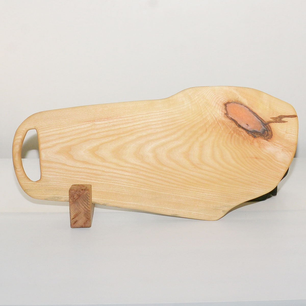 Дървена дъска за рязане и сервиране с епоксидна смола