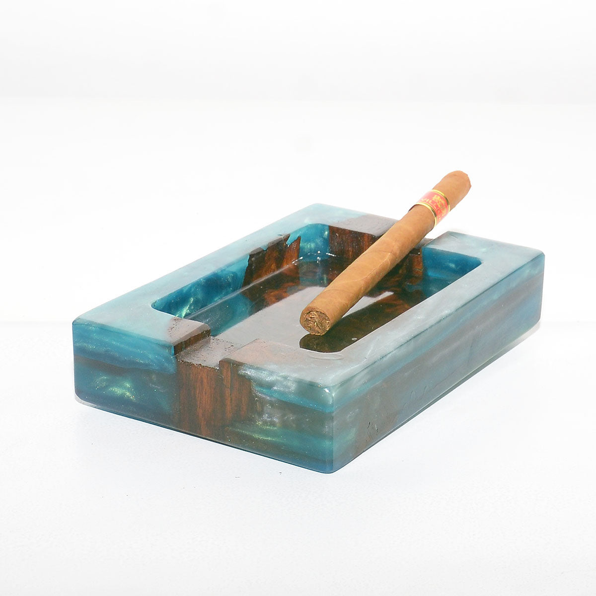 Пепелник от японска акация и епоксидна смола