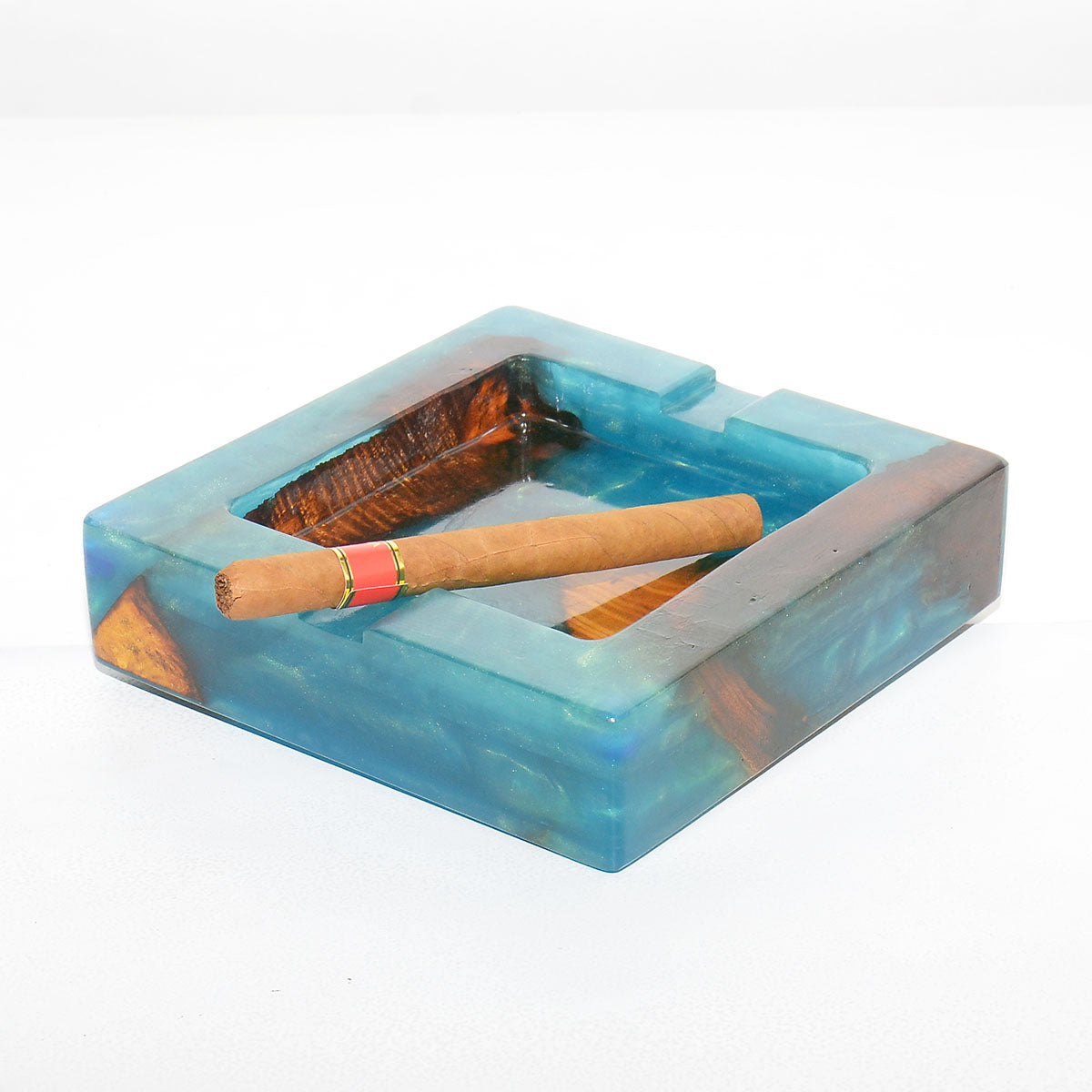 Пепелник от черница и епоксидна смола