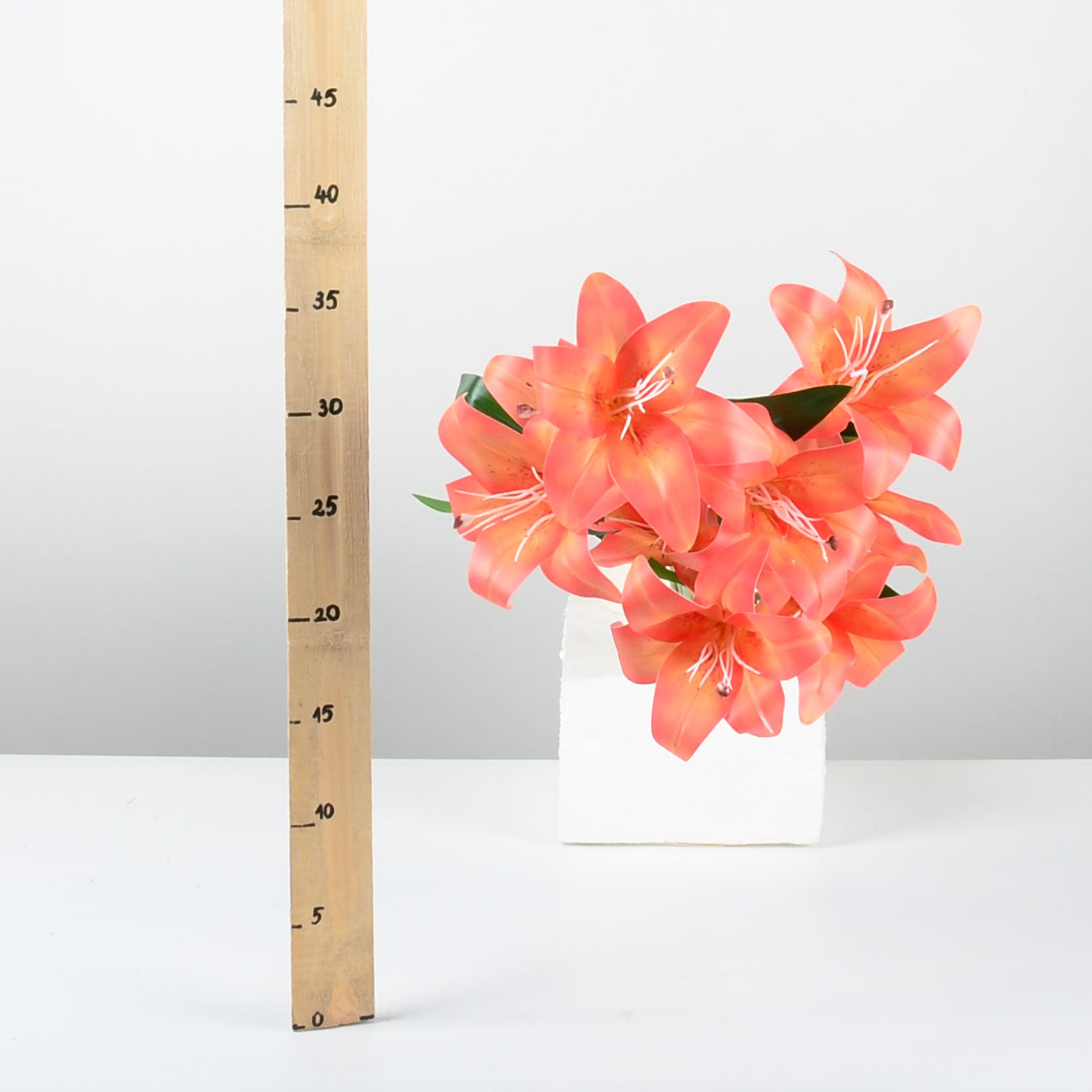 Декоративен букет от изкуствени цветя - baron.bg