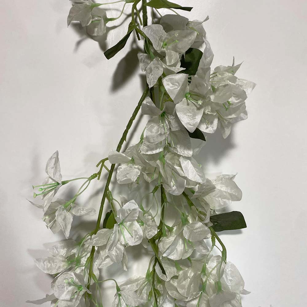 Изкуствена цветна клонка ― Baron.bg