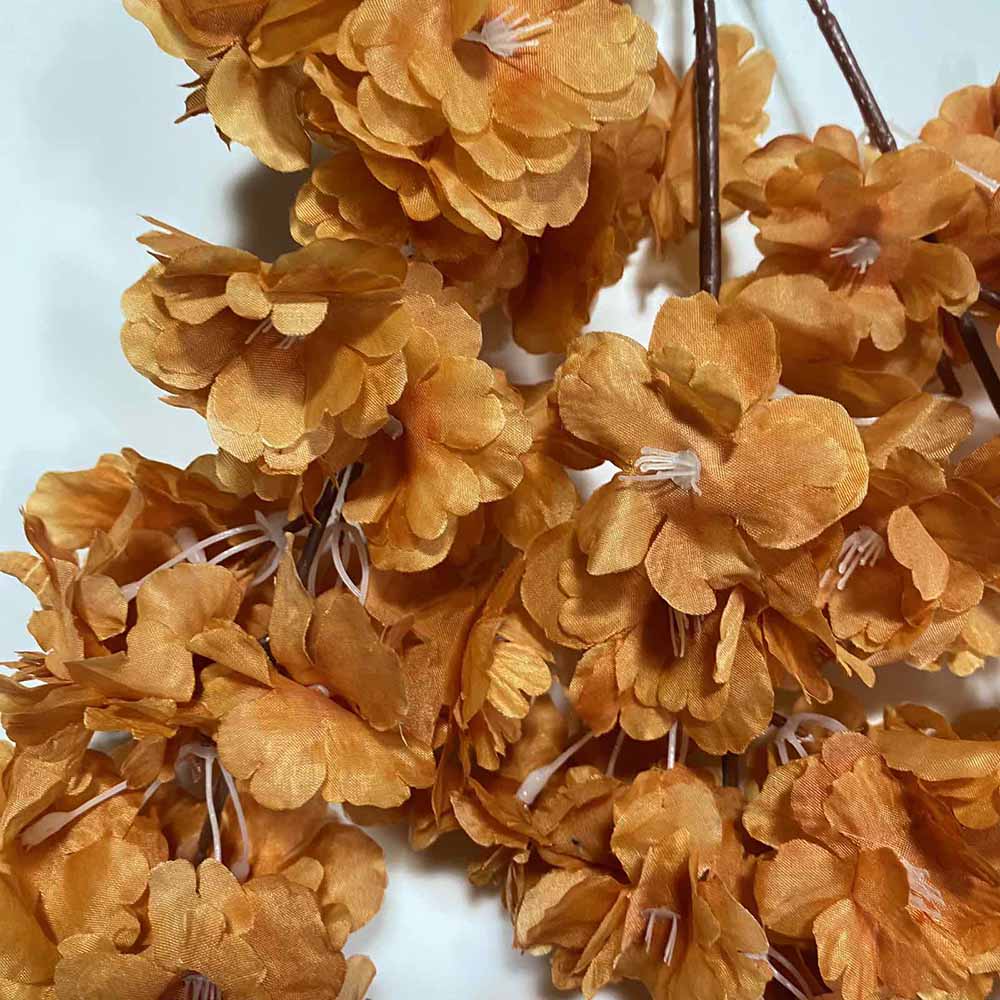 Изкуствена цветна клонка ― Baron.bg