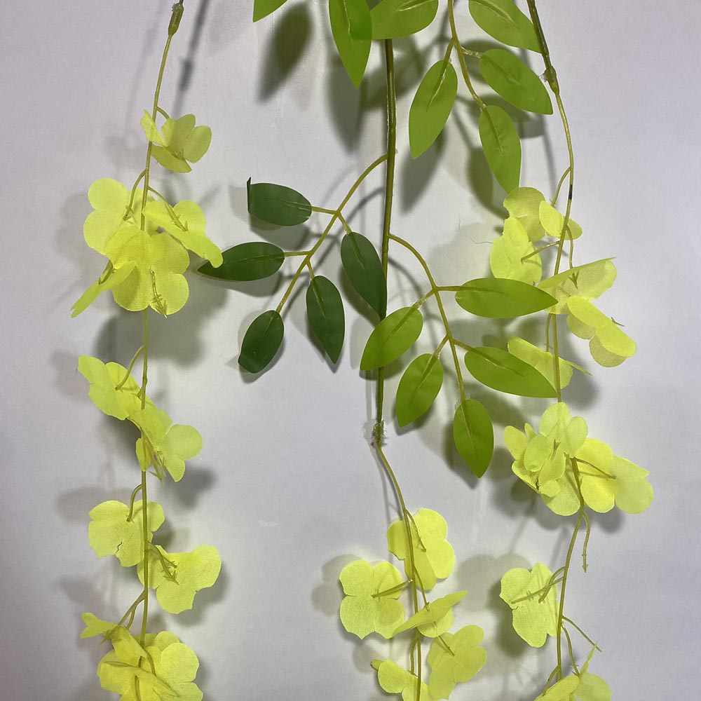 Изкуствена цветна клонка ― Baron.bg