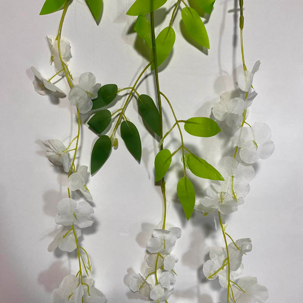 Изкуствена цветна клонка ― Baron.bg