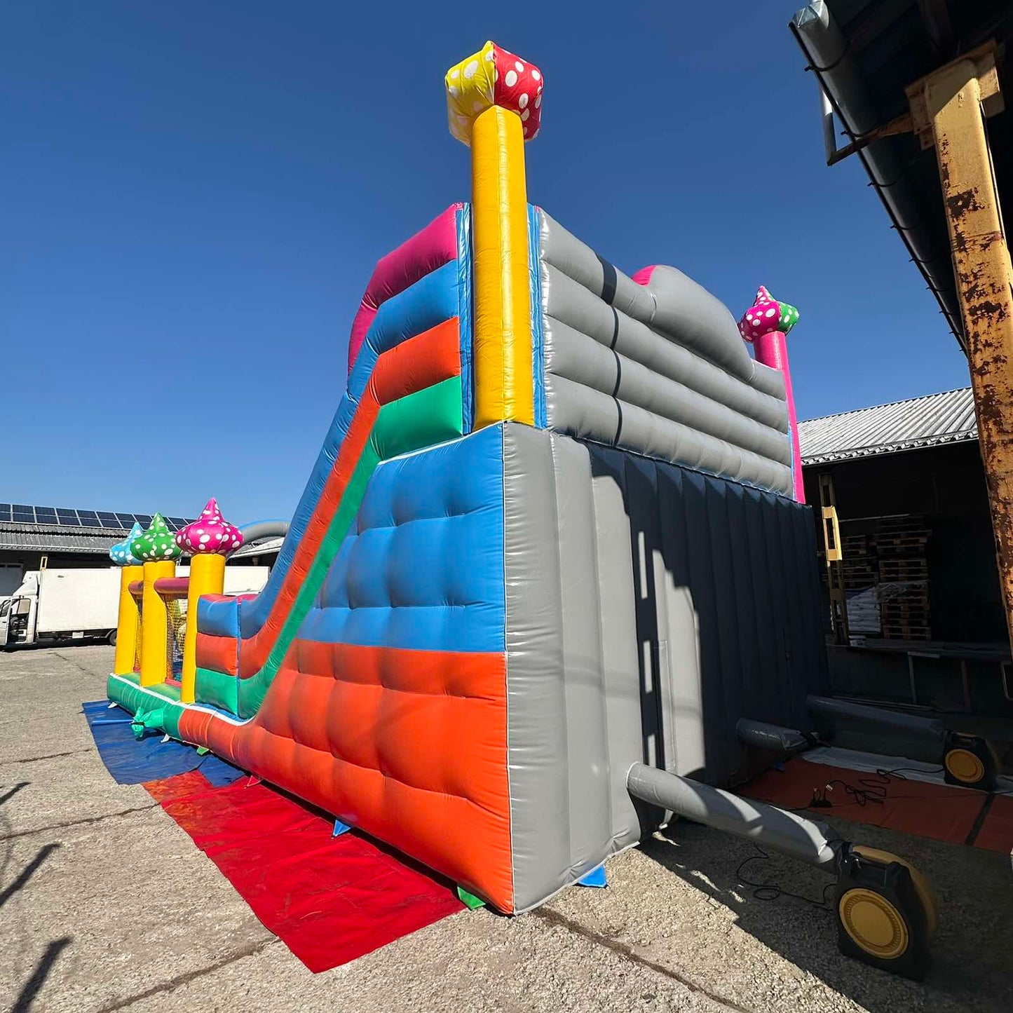 Надуваем замък „Цветна приказка“ 061