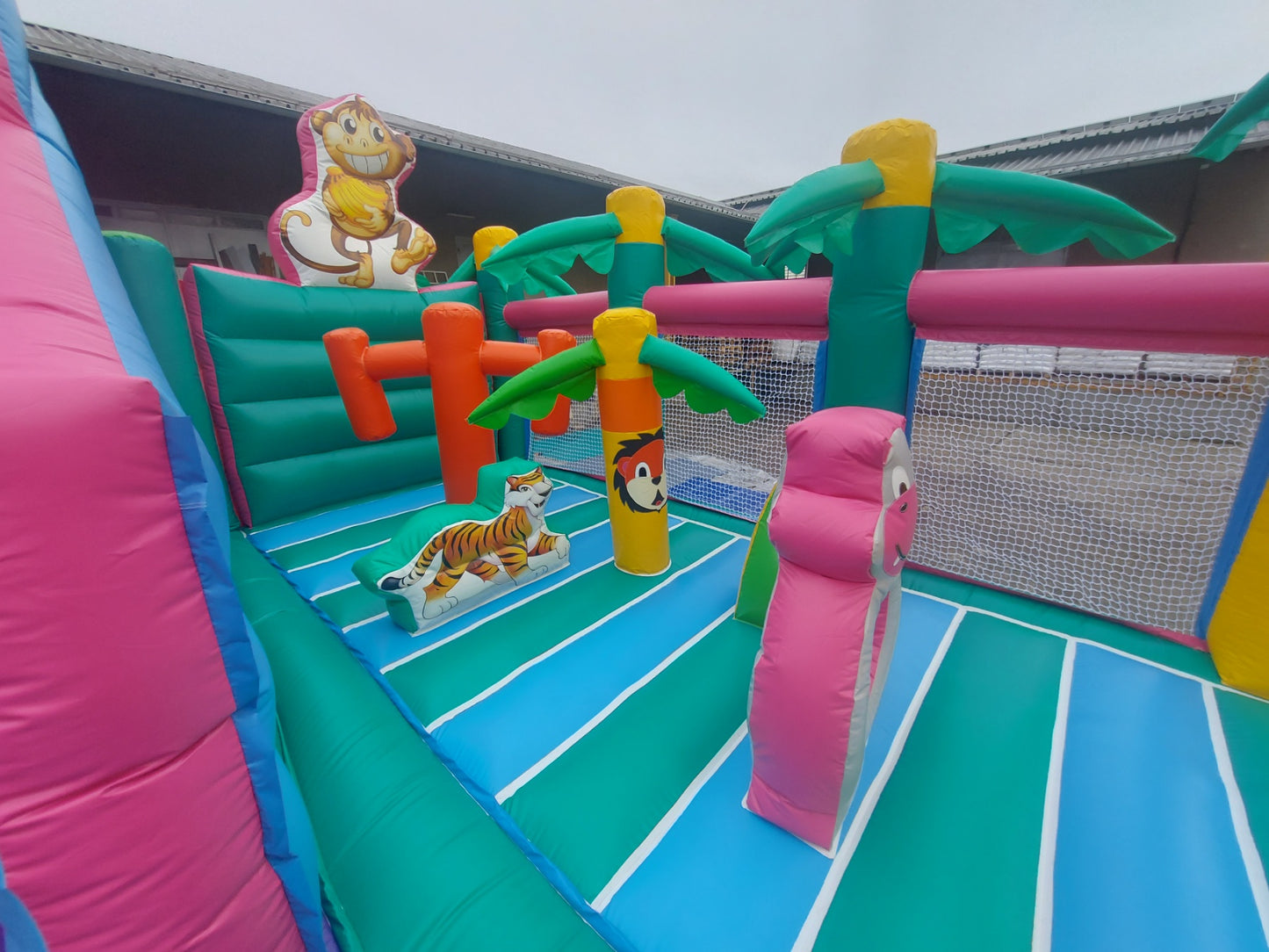 Надуваема пързалка Джунгла ― Baron.bg