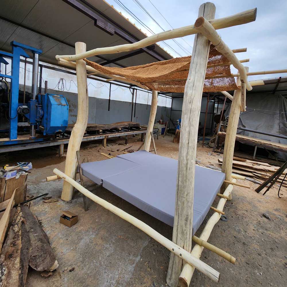 Дървена шатра за плаж