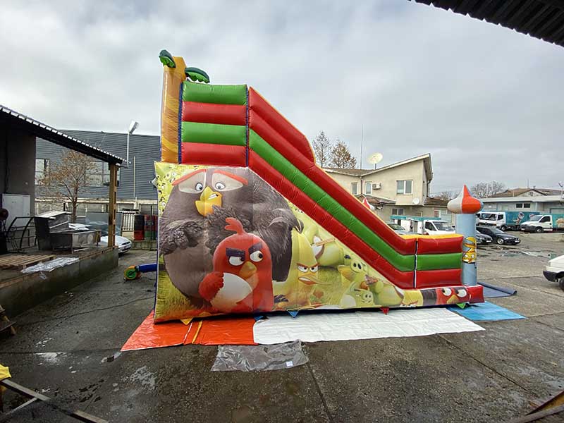 Надуваема пързалка Angry Birds ― Baron.bg