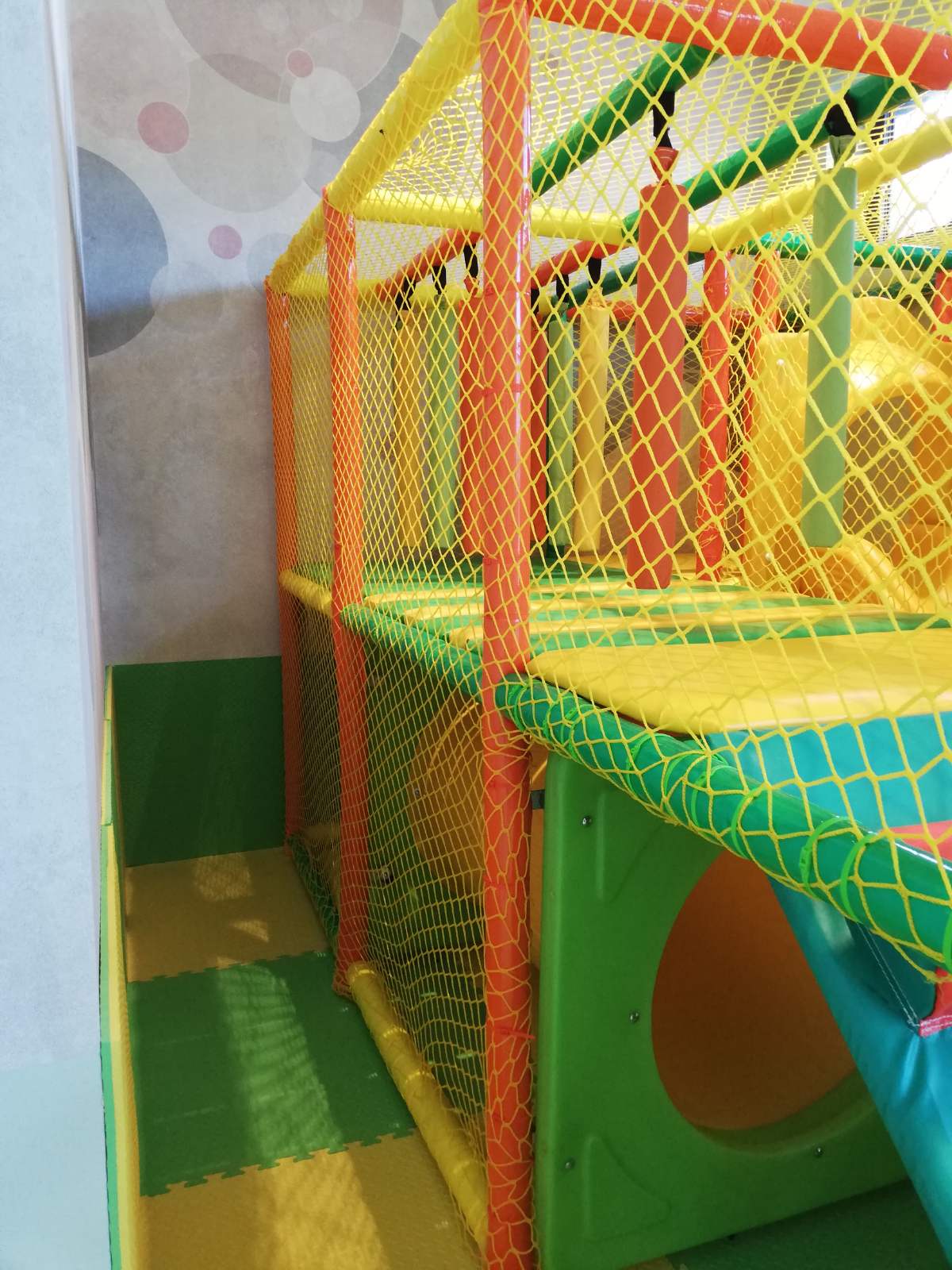 Вътрешен детски плейграунд ― Baron.bg