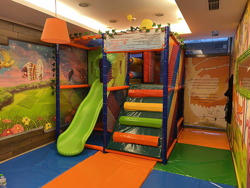 Вътрешен детски кът | playground ― Baron.bg