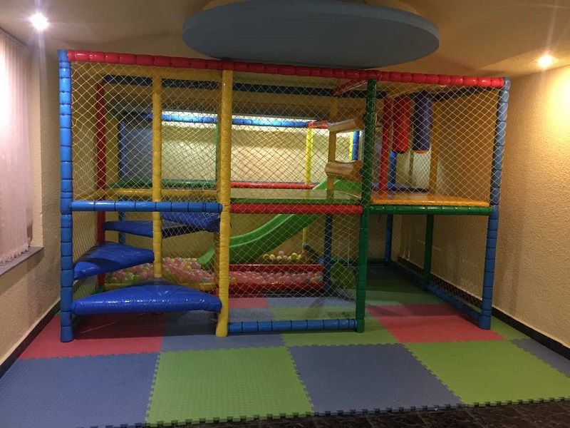 Вътрешен детски кът | playground ― Baron.bg