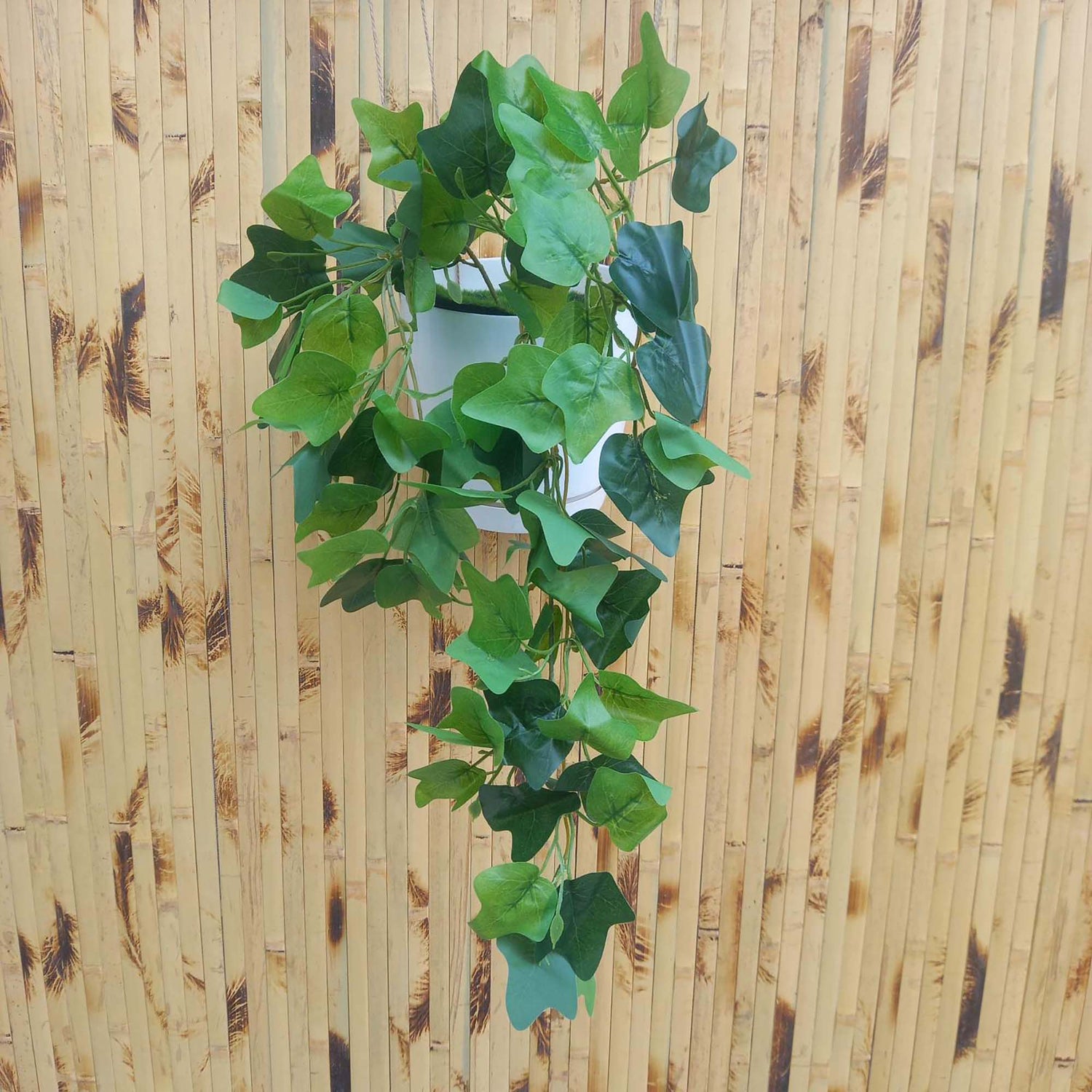 Висящи изкуствени растения