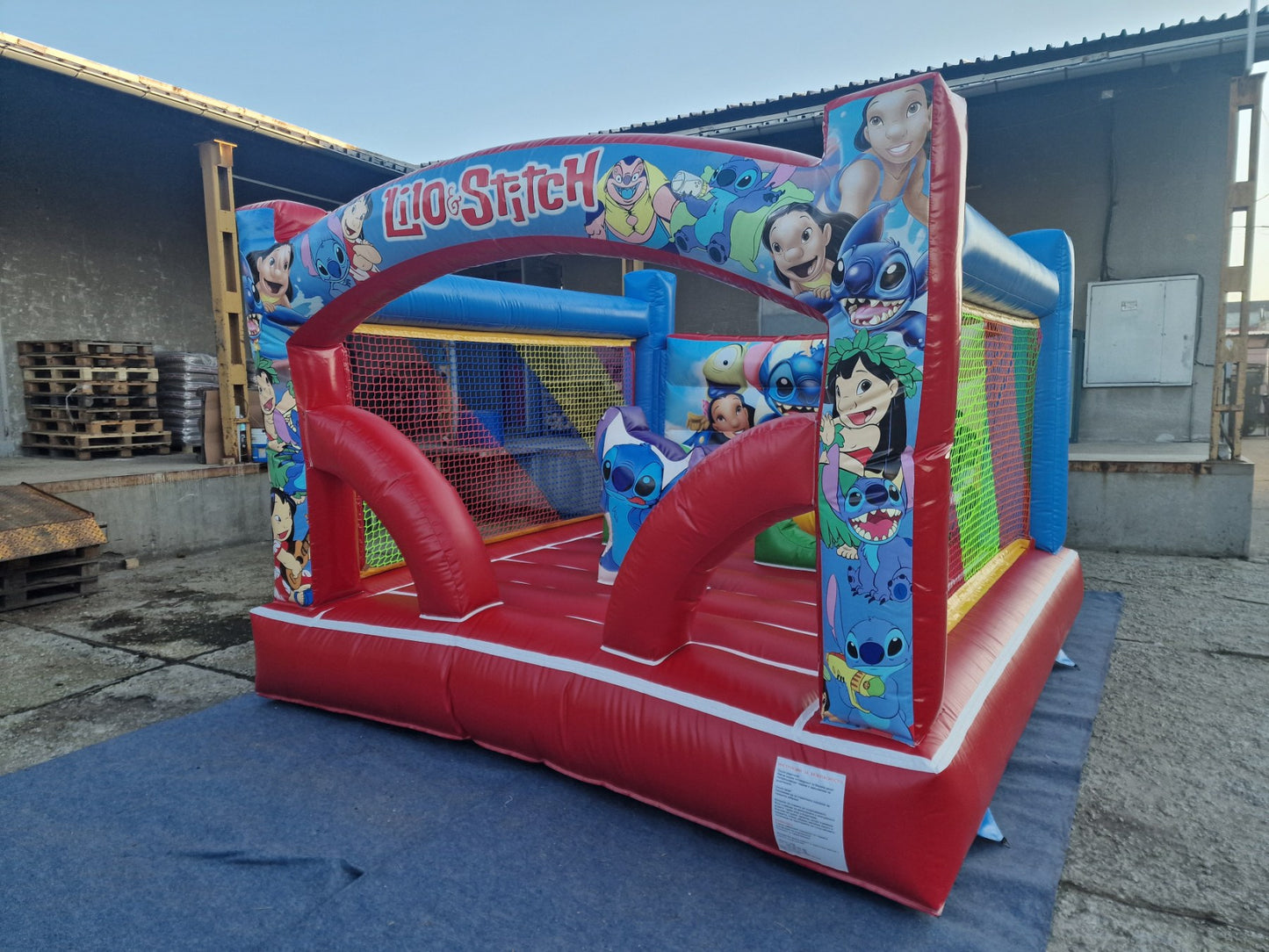 Детски батут за скачане "Лило и Стич" 073