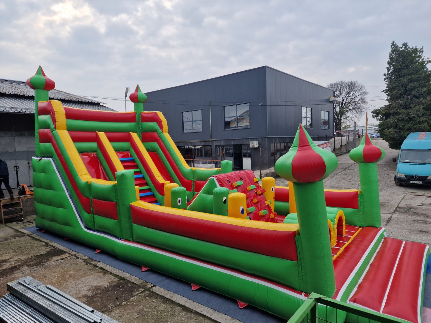 Надуваем батут "Пързалки" 70