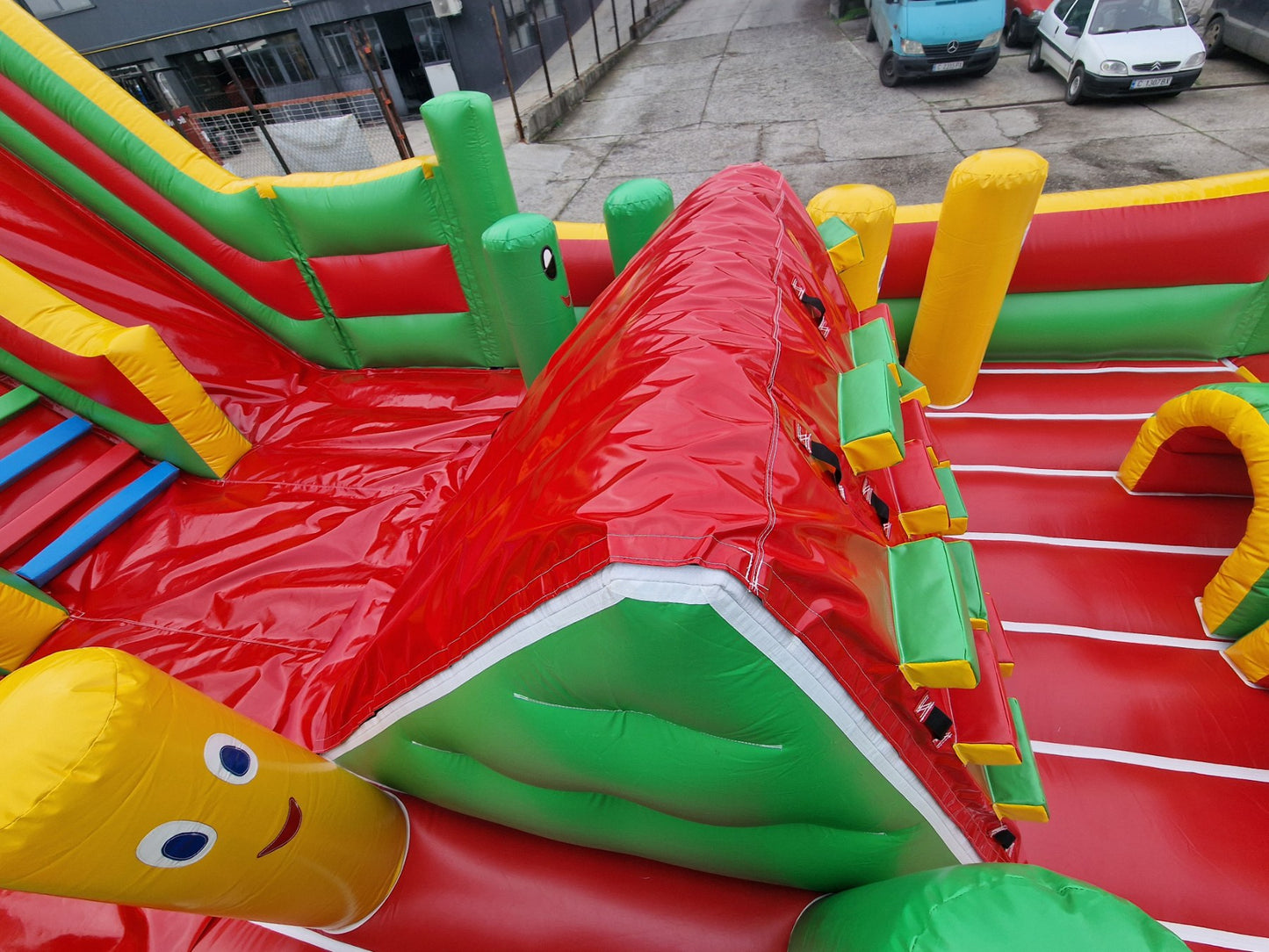 Надуваем батут "Пързалки" 70