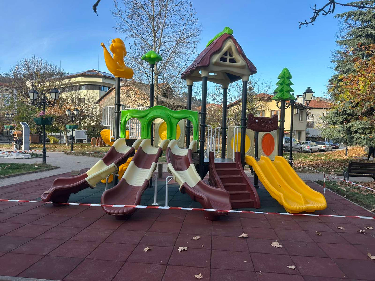 Детска площадка с пързалки външна употреба