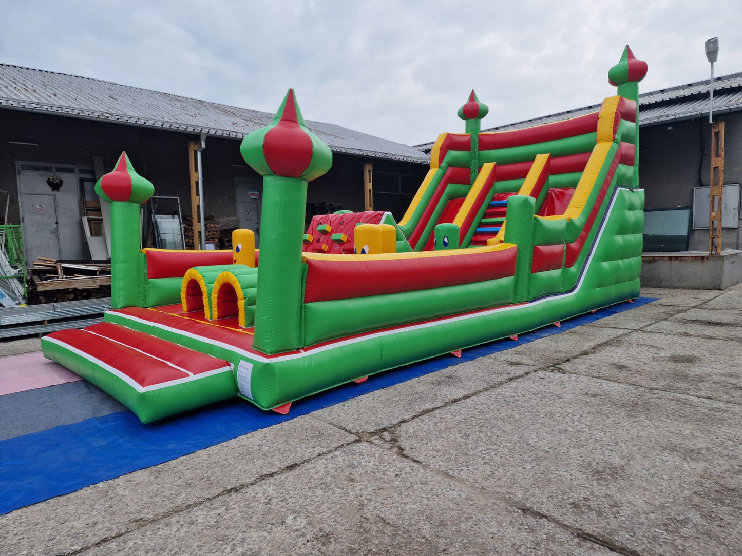 Надуваем батут "Пързалки" 70