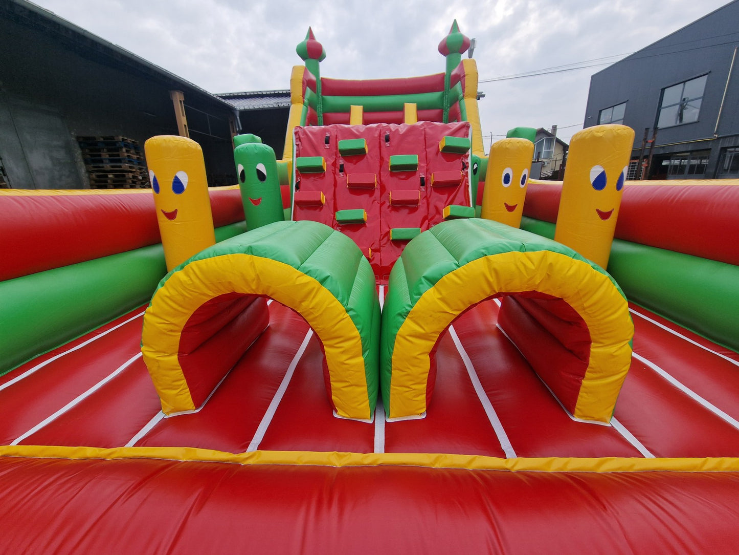 Надуваем батут "Пързалки" 70