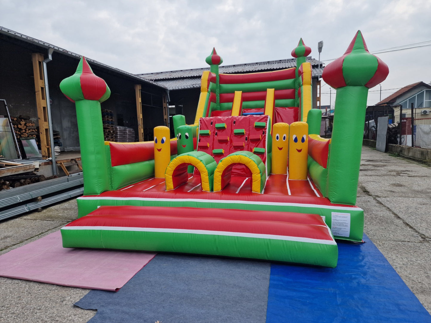 Надуваем батут "Пързалки" 70