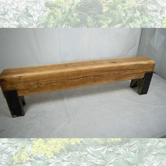 Дървена пейка от цяла талпа