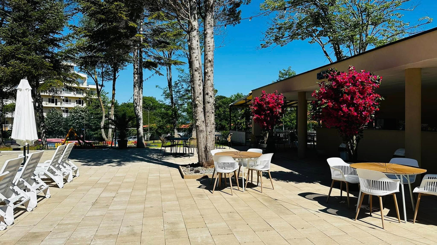 Хотел Queen Nelly Park