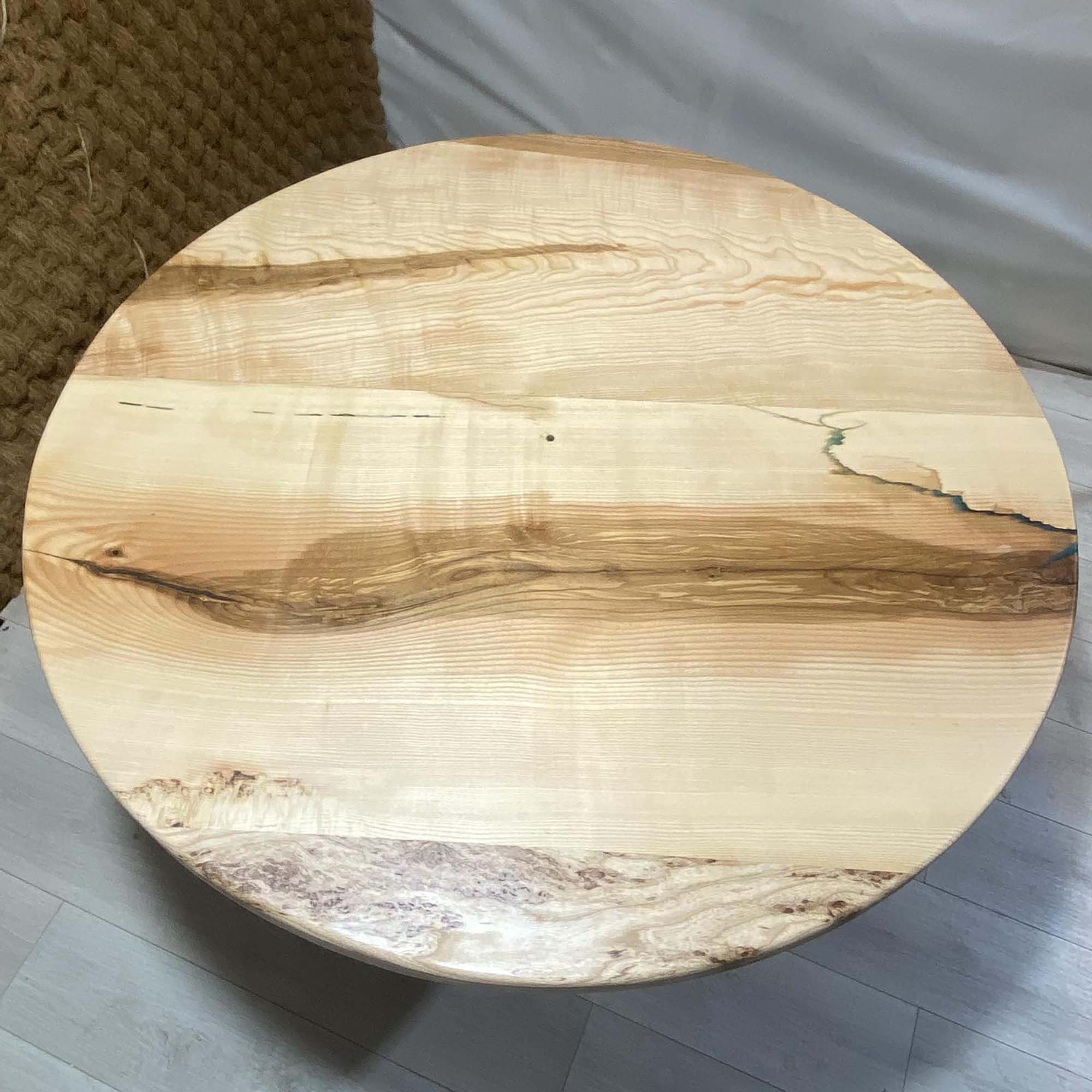 Красива дървена маса от дърво ясен 131